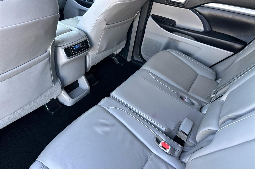used 2019 Toyota Highlander car, priced at $22,222