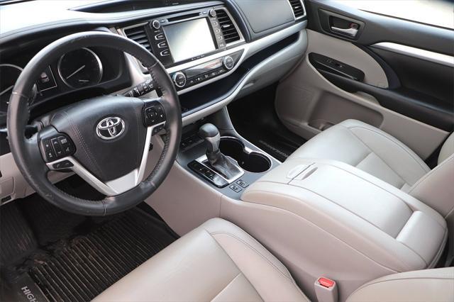 used 2019 Toyota Highlander car
