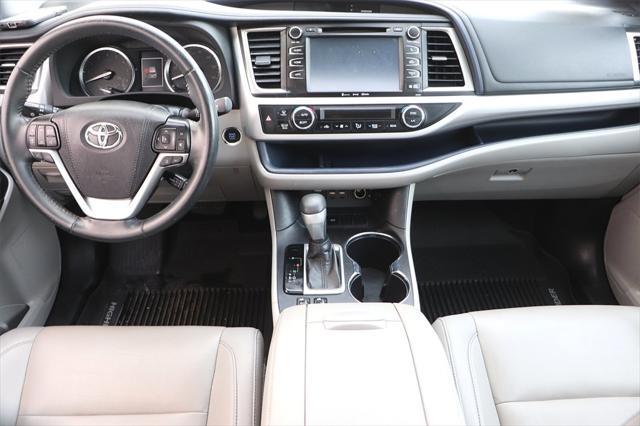 used 2019 Toyota Highlander car