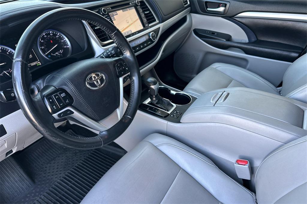 used 2019 Toyota Highlander car, priced at $22,222