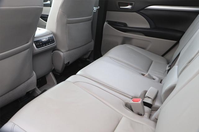 used 2019 Toyota Highlander car