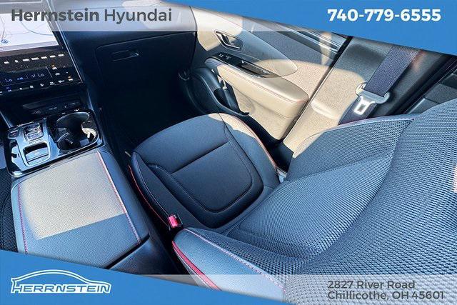 used 2024 Hyundai TUCSON Hybrid car, priced at $29,999