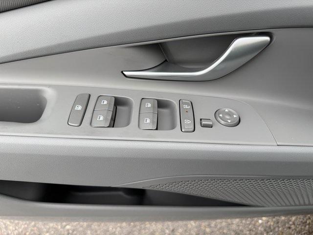 new 2025 Hyundai Elantra car, priced at $24,417