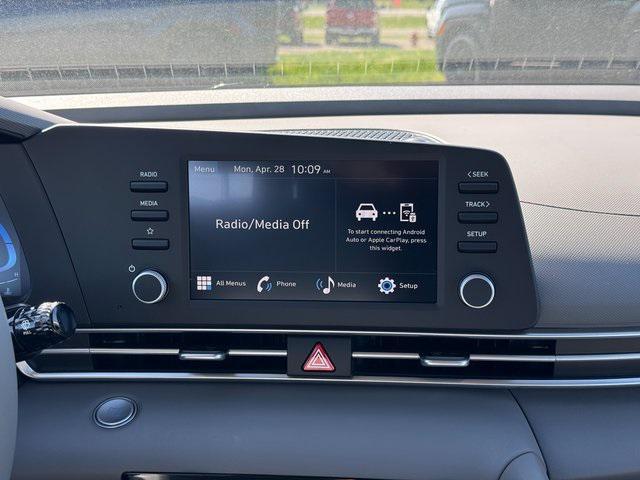new 2025 Hyundai Elantra car, priced at $24,956