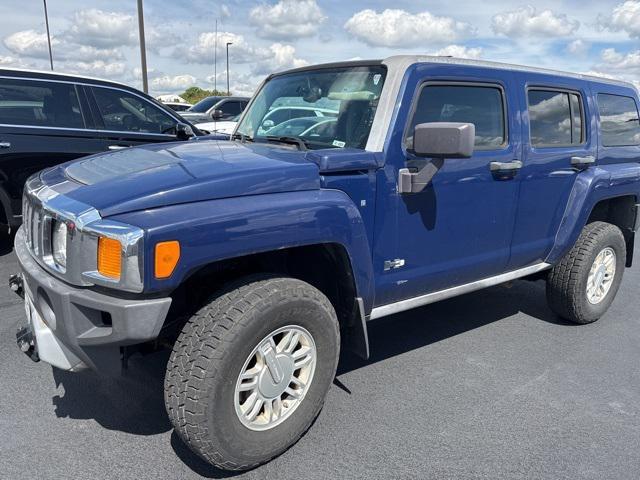 used 2009 Hummer H3 car, priced at $8,998
