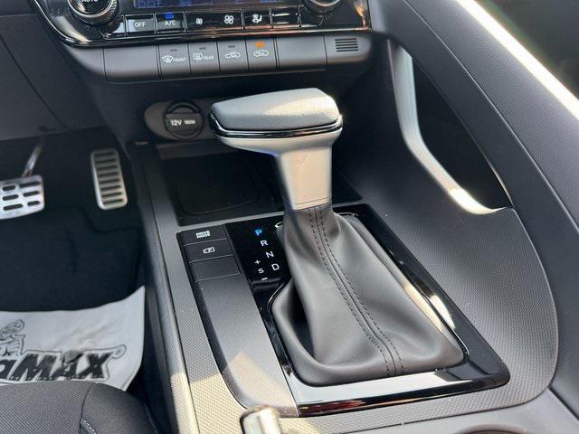 new 2025 Hyundai Elantra car, priced at $24,217