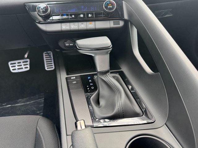 new 2025 Hyundai Elantra car, priced at $24,276