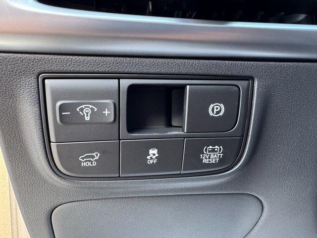 new 2025 Hyundai TUCSON Hybrid car, priced at $41,450