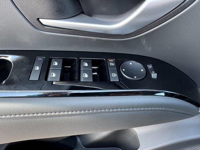 new 2025 Hyundai TUCSON Hybrid car, priced at $41,450
