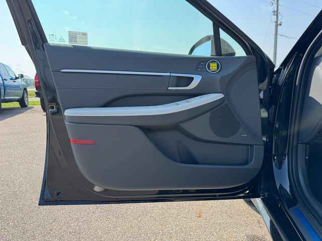 new 2025 Hyundai Sonata Hybrid car, priced at $38,812