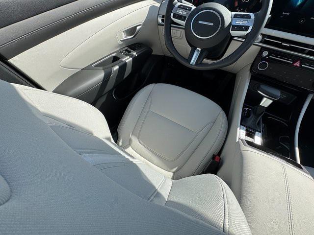 new 2025 Hyundai Tucson car, priced at $33,045