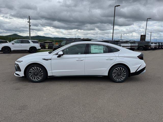 new 2025 Hyundai Sonata Hybrid car, priced at $32,829