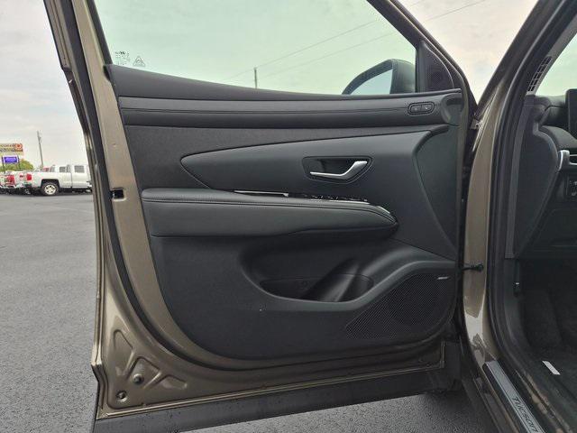 new 2025 Hyundai TUCSON Hybrid car, priced at $42,310