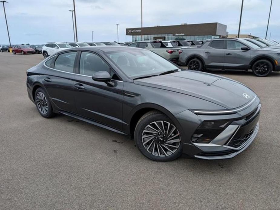 new 2024 Hyundai Sonata Hybrid car, priced at $31,000