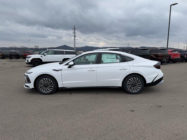 new 2025 Hyundai Sonata Hybrid car, priced at $32,276