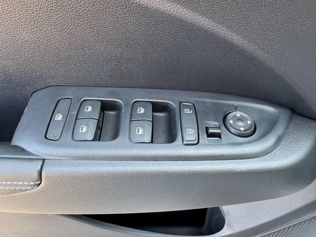 new 2025 Hyundai Venue car, priced at $24,983