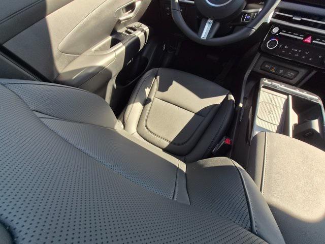 new 2025 Hyundai TUCSON Hybrid car, priced at $37,252