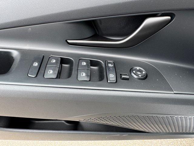 new 2025 Hyundai Elantra car, priced at $25,540