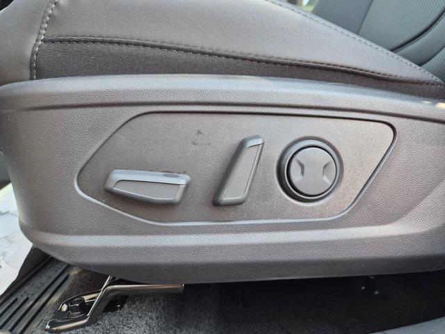 new 2025 Hyundai TUCSON Hybrid car, priced at $37,252