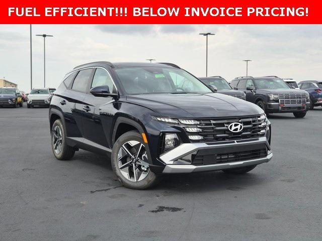 new 2025 Hyundai TUCSON Hybrid car, priced at $37,218