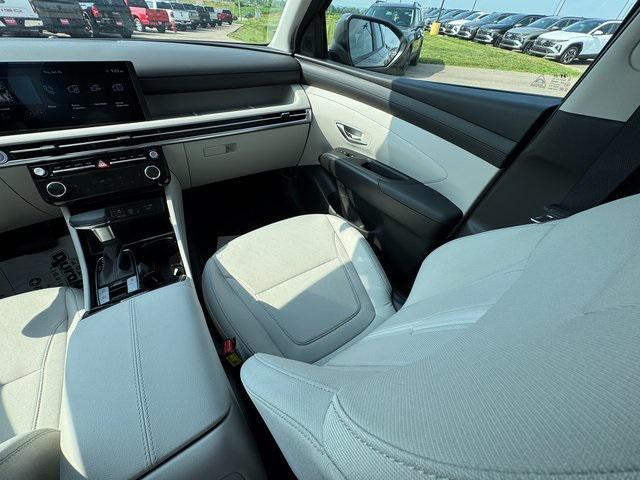 new 2025 Hyundai Tucson car, priced at $33,858