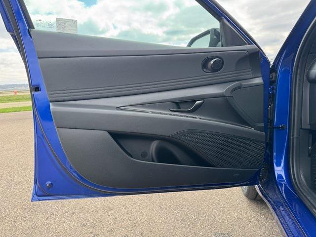 new 2025 Hyundai Elantra car, priced at $28,380