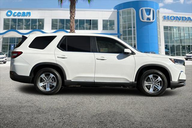 new 2025 Honda Pilot car, priced at $43,100