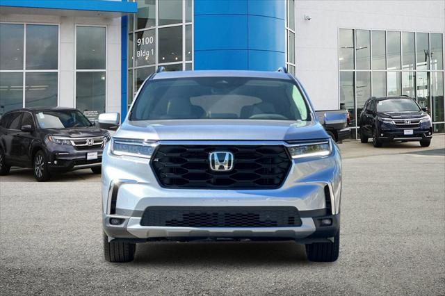 new 2025 Honda Pilot car, priced at $48,895