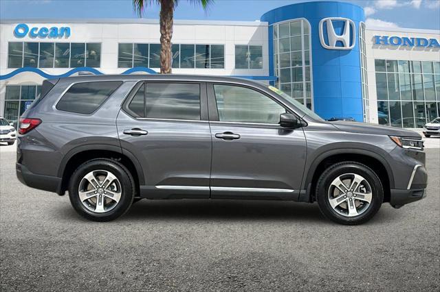 new 2025 Honda Pilot car, priced at $42,645