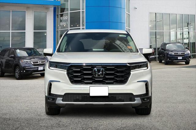 new 2025 Honda Pilot car, priced at $47,550