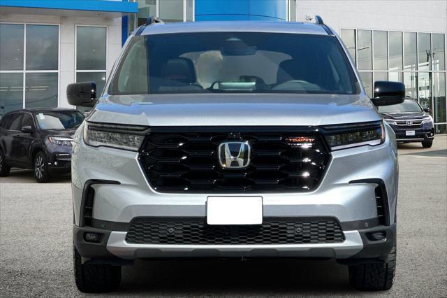 new 2025 Honda Pilot car, priced at $50,795