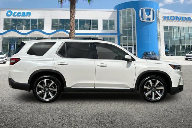 new 2025 Honda Pilot car, priced at $49,350