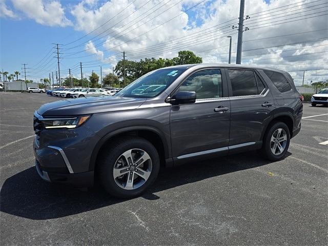 new 2025 Honda Pilot car, priced at $43,895