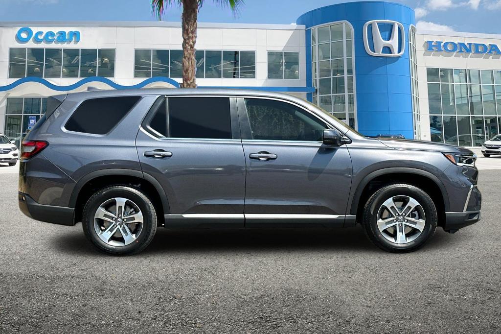 new 2025 Honda Pilot car, priced at $44,695