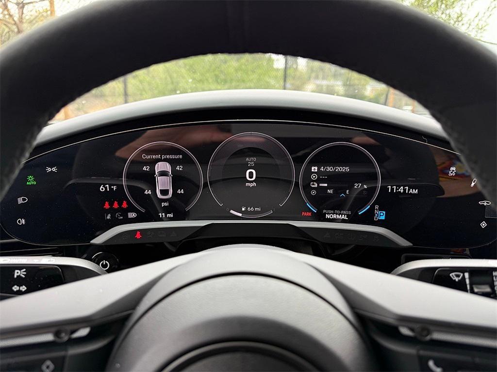 new 2025 Porsche Taycan car