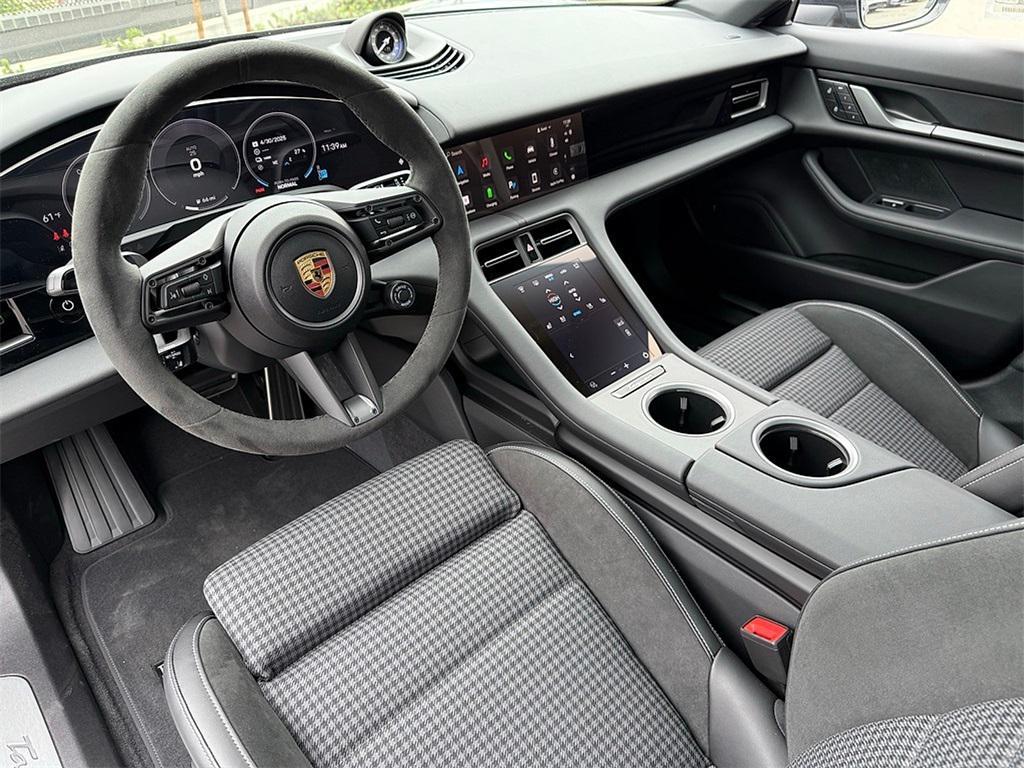 new 2025 Porsche Taycan car