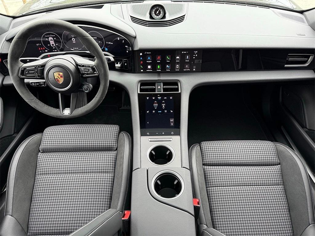 new 2025 Porsche Taycan car