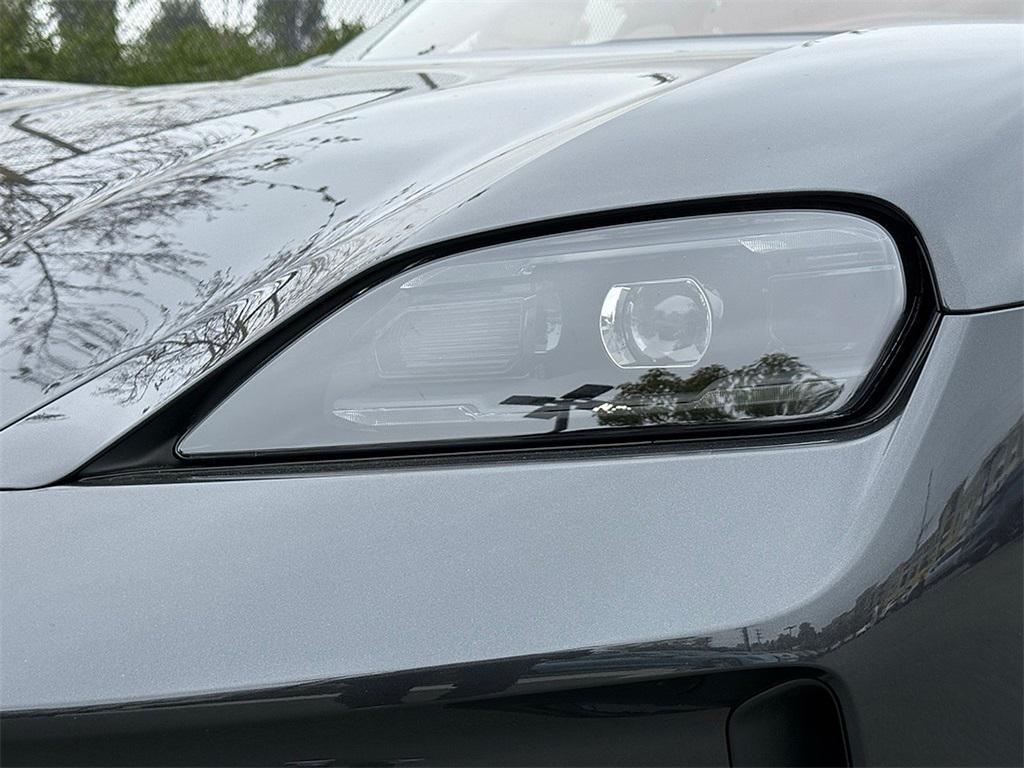 new 2025 Porsche Taycan car