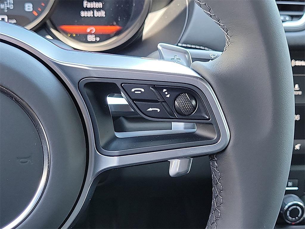 new 2025 Porsche 718 Boxster car