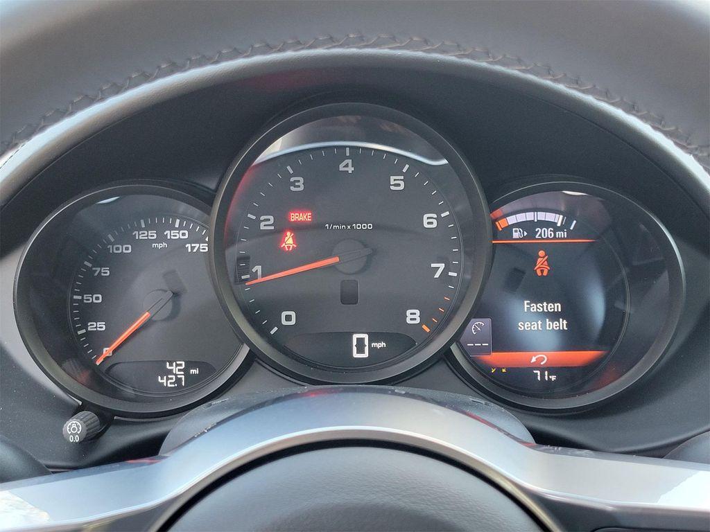 new 2025 Porsche 718 Boxster car