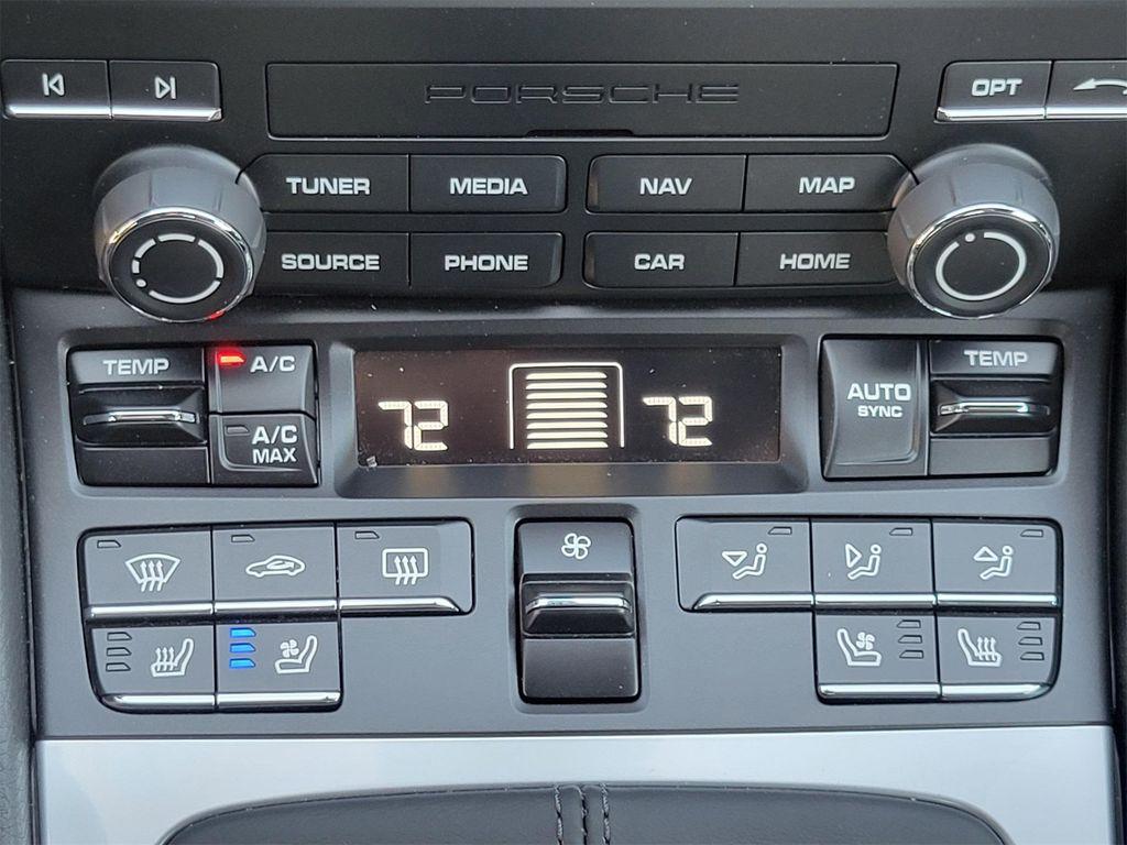 new 2025 Porsche 718 Boxster car