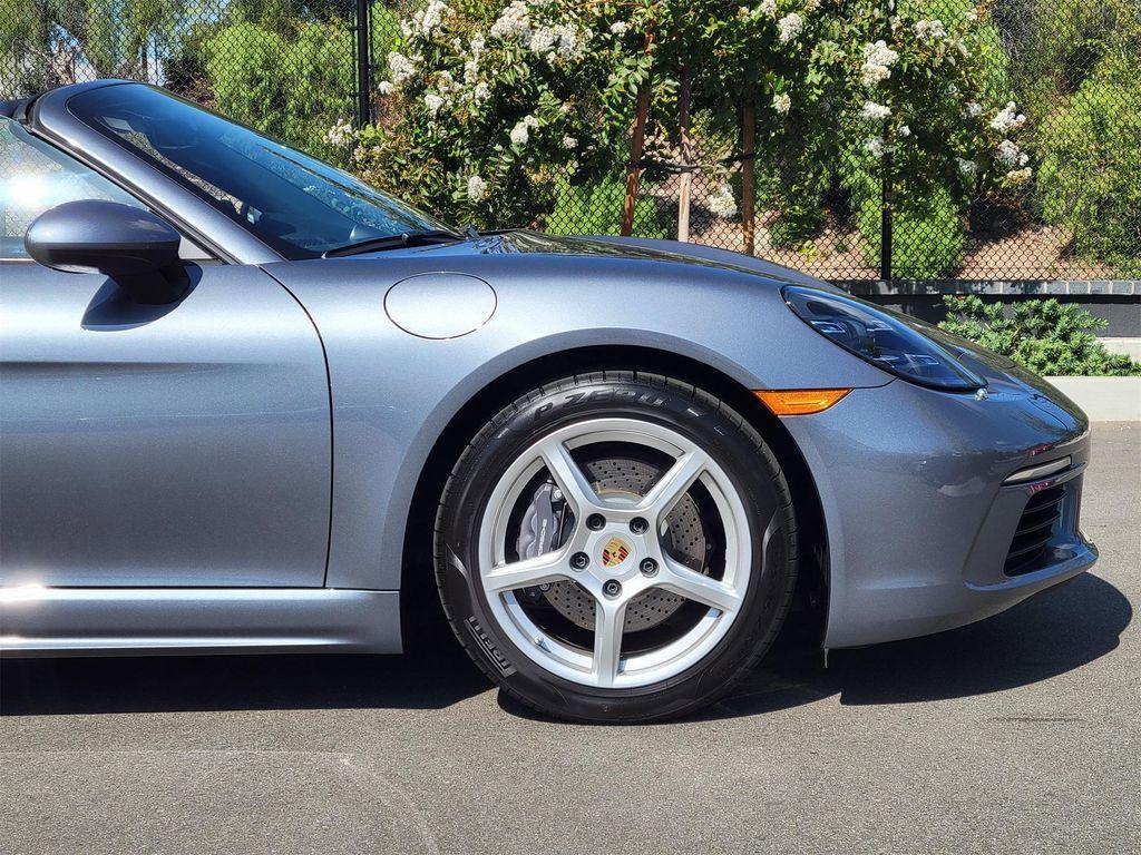 new 2025 Porsche 718 Boxster car