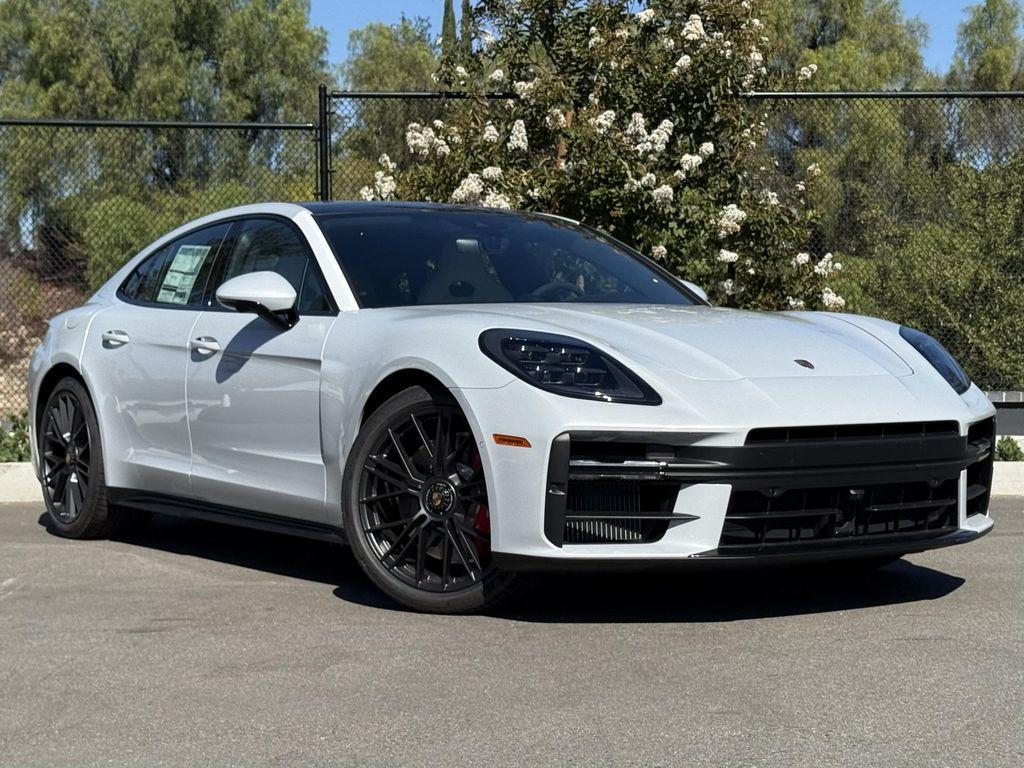 new 2026 Porsche Panamera car