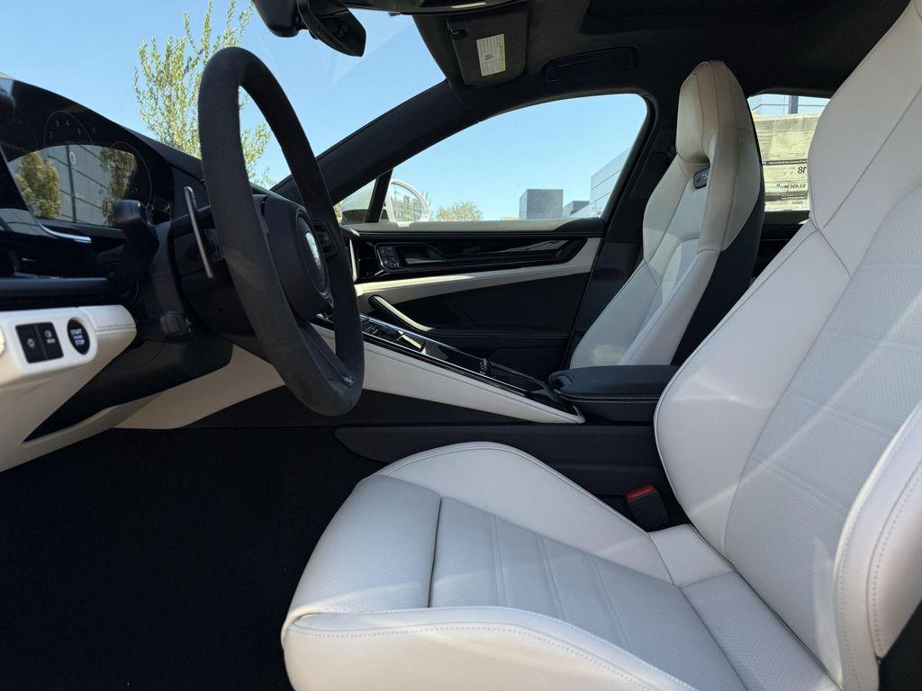 new 2026 Porsche Panamera car