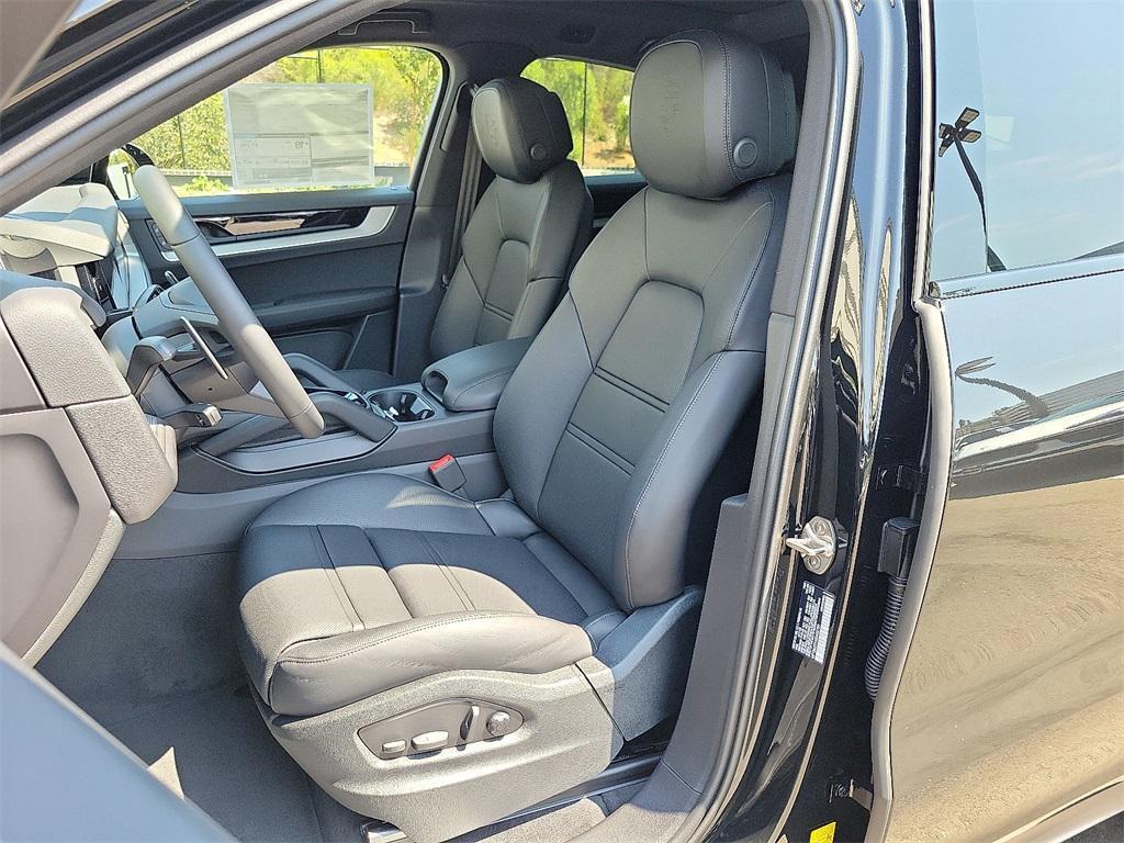 new 2025 Porsche Cayenne car