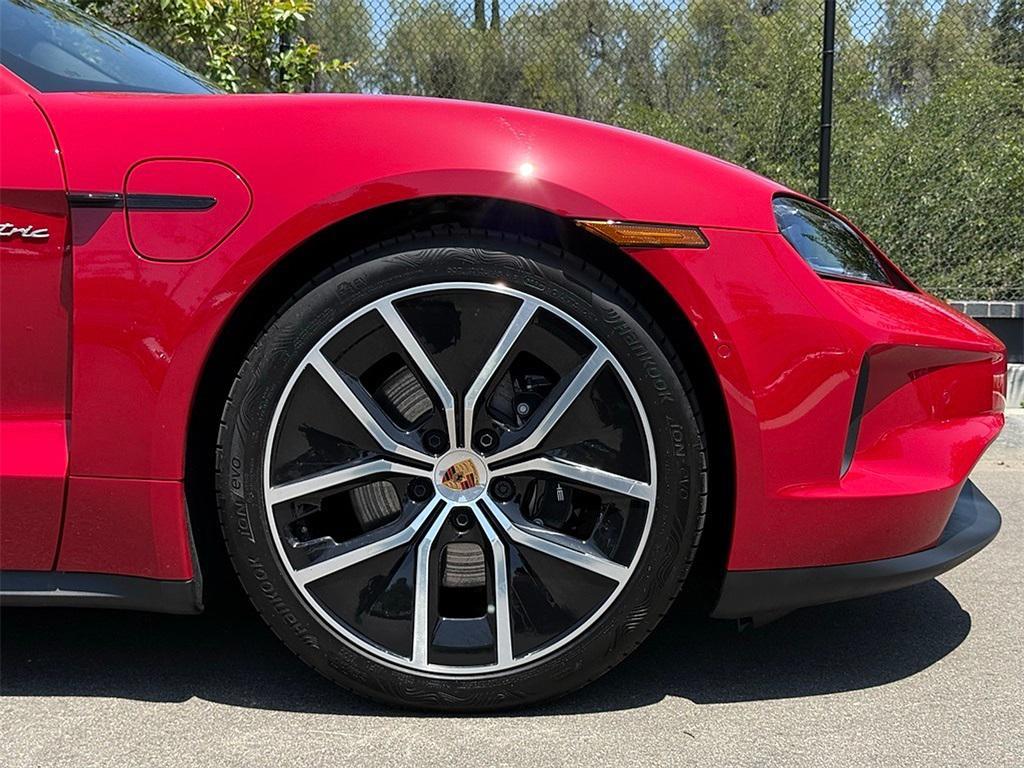 new 2025 Porsche Taycan car