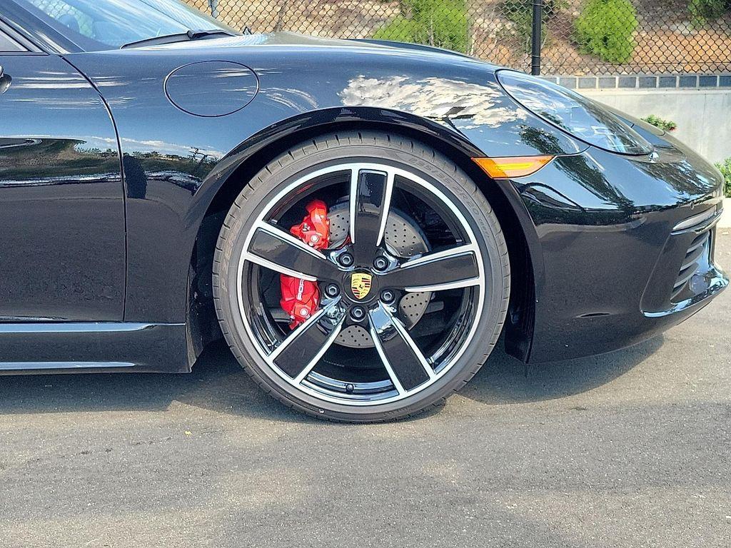new 2025 Porsche 718 Cayman car