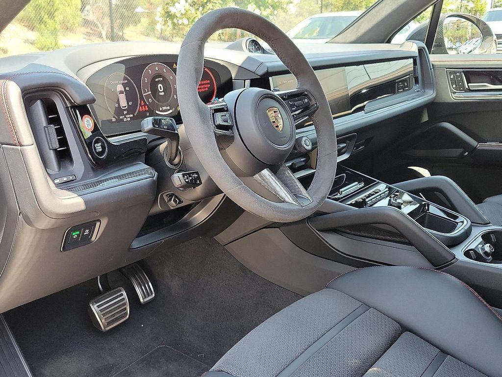 new 2025 Porsche Cayenne car
