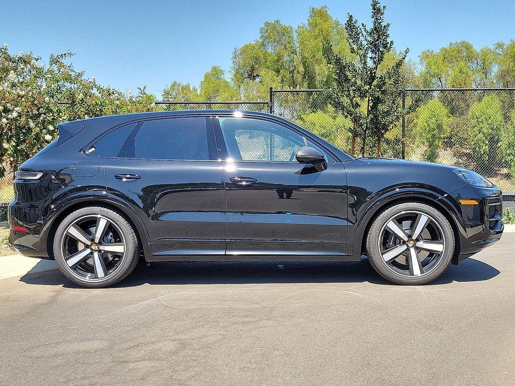 new 2025 Porsche Cayenne car