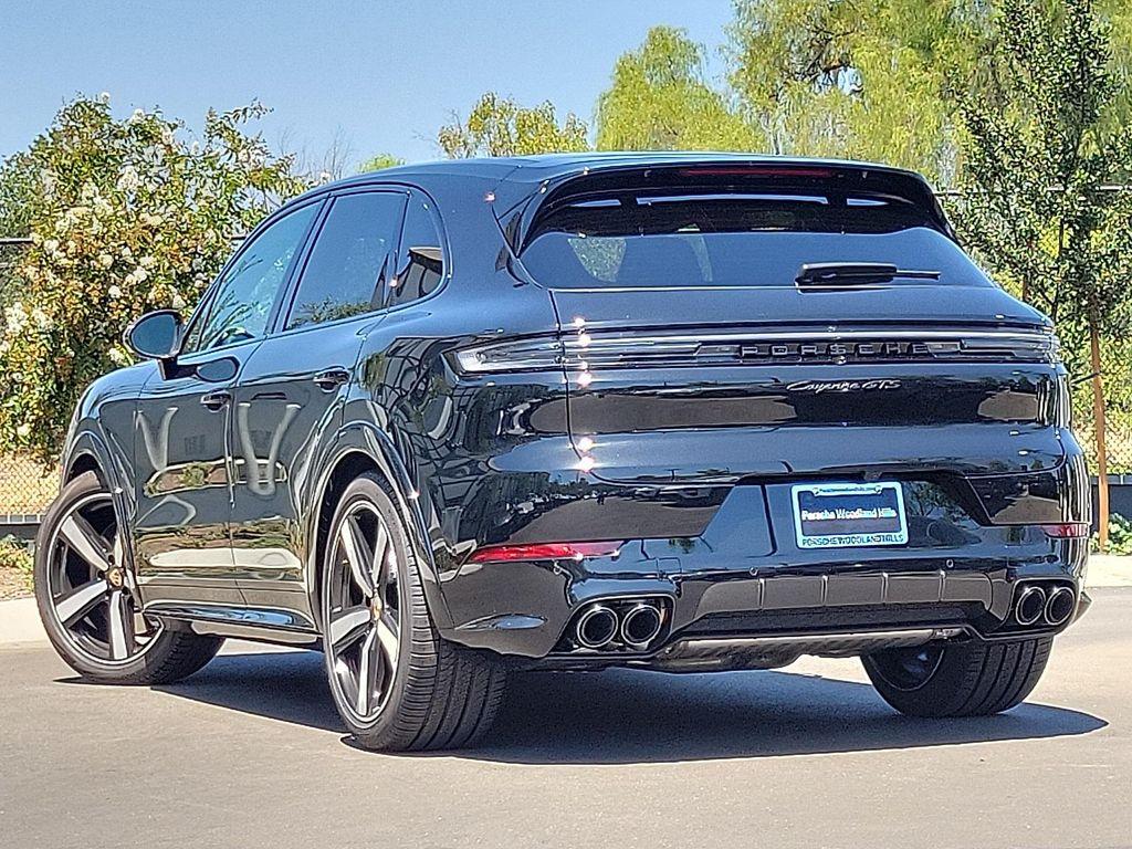new 2025 Porsche Cayenne car